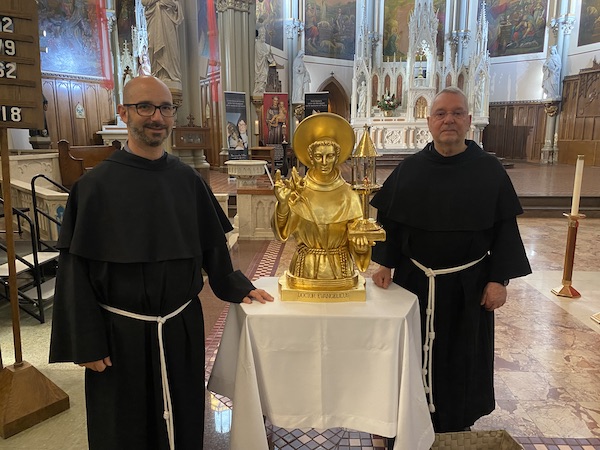 Las reliquias de primera clase de San Antonio de Padua llegan a Williamsburg